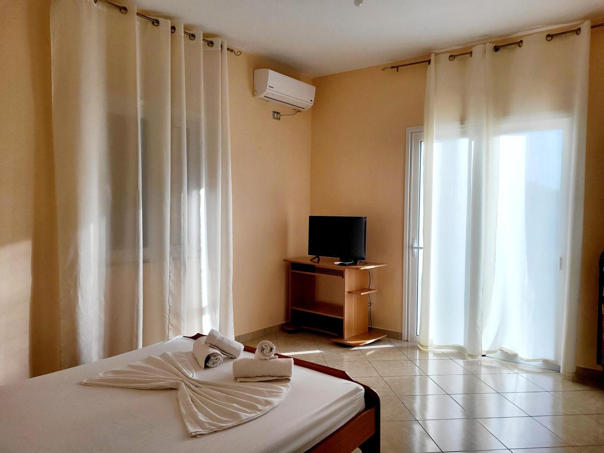 Vila Sulozeqi Apartment Sarande Ngoại thất bức ảnh